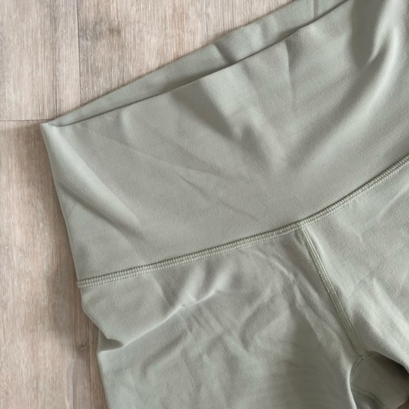 TNA BUTTER CHEEKY HIGHRISE 7” SHORTS - Picture 2 of 3